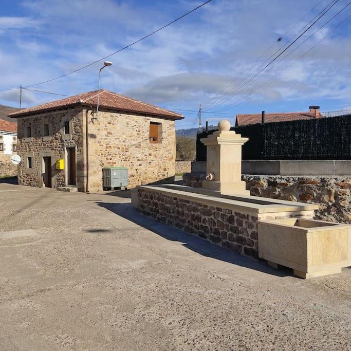 La Casa De La Tina Villa Porquera de Santullan Eksteriør bilde