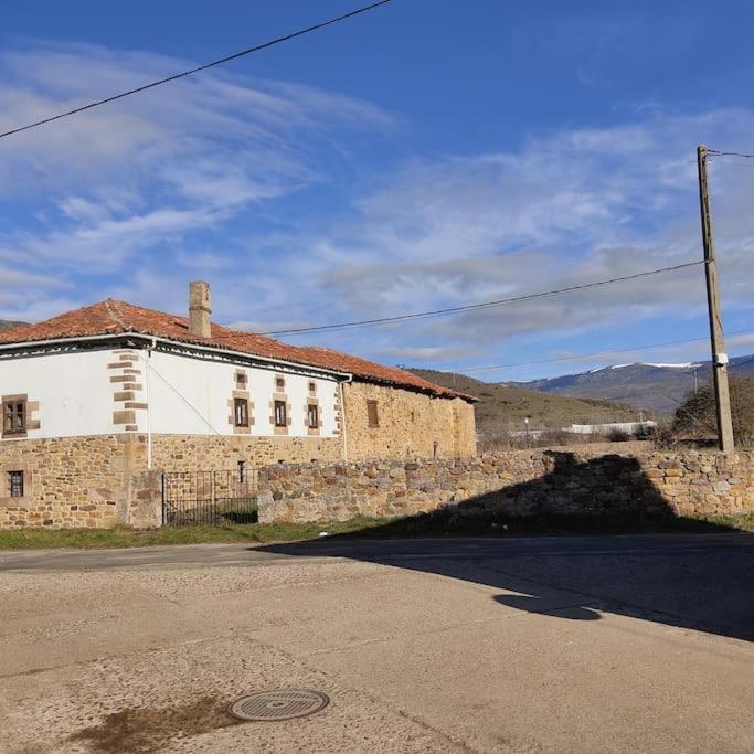 La Casa De La Tina Villa Porquera de Santullan Eksteriør bilde